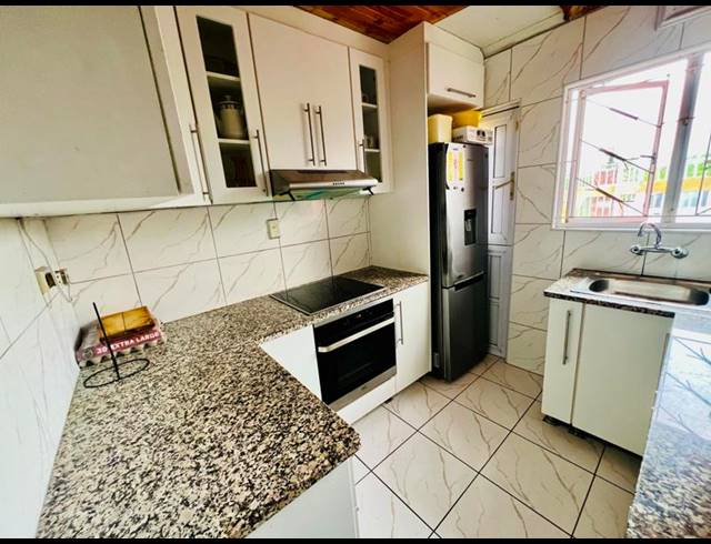 3 BEDROOM HOUSE FOR SALE IN KWAMASHU